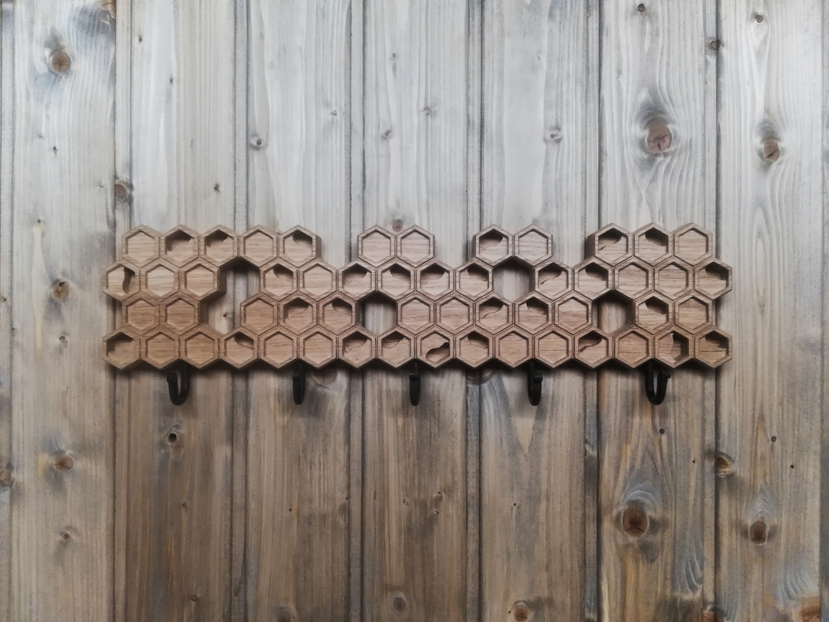 Medinė sieninė rūbų kabykla Korys su 5 kabliukais