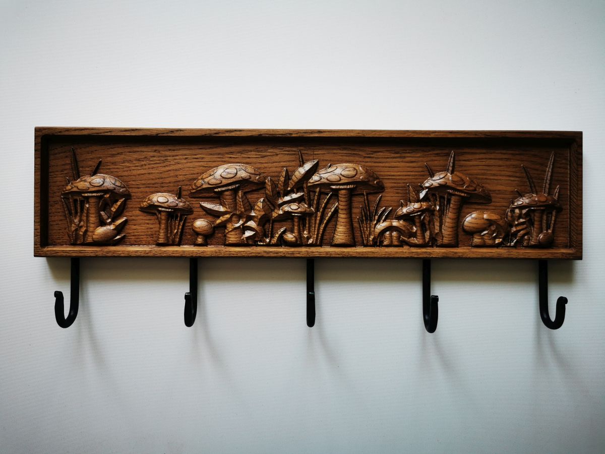 Medinė sieninė rūbų kabykla Grybukai su 5 kabliukais